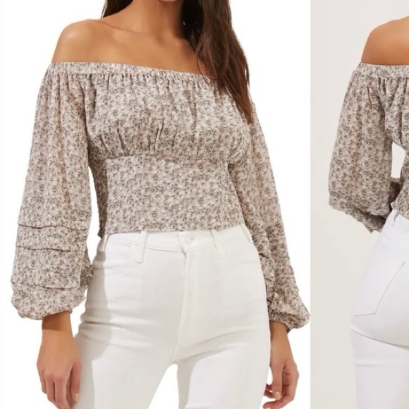 ASTR • Ditsy Floral Off the‎ Shoulder Blouse - Picture 1 of 12